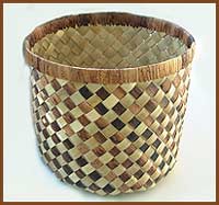 

   01364 Chequered basket   

