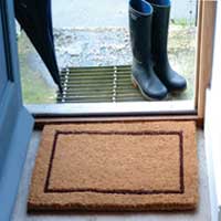 

   11894 Classic doormat      

   100% Coir
   Brush-type door mat

