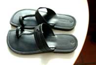 

   Toe-loop sandals

   Click for larger image   

