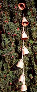 

   7 bells on a string   


