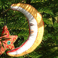 

   Needlework moon   

