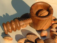 

   11560 Screw nutcracker      


